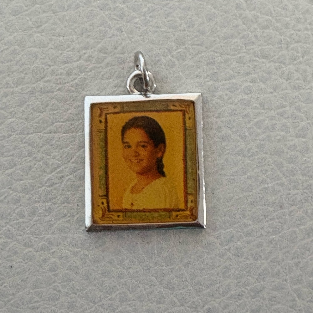 RARE Vintage 2004 American Girl Doll Josefina Charm Hallmark Collection Girls